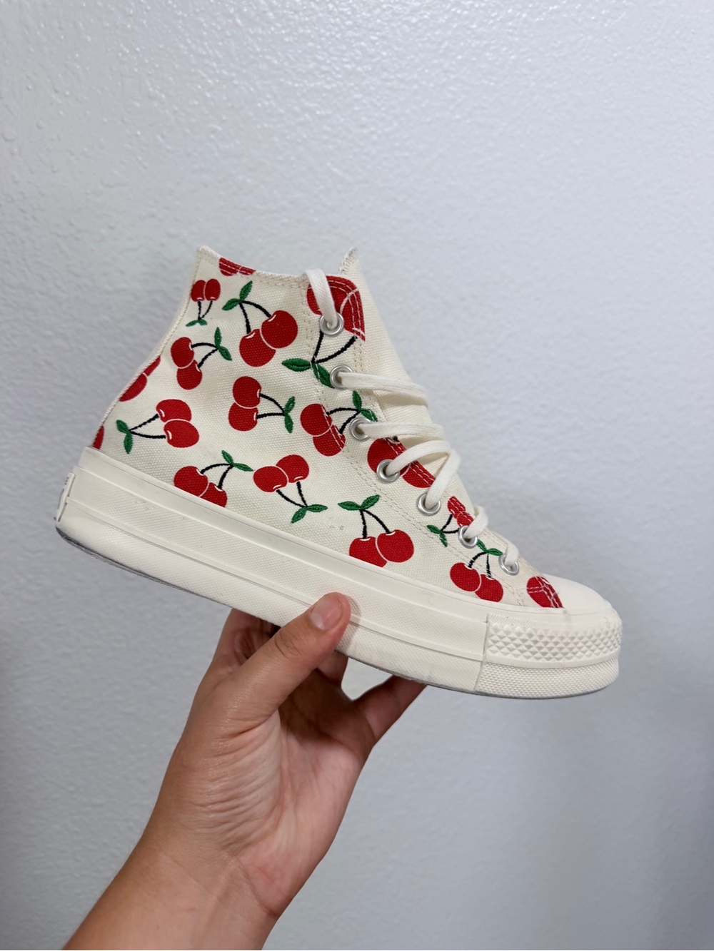 Converse high cherry